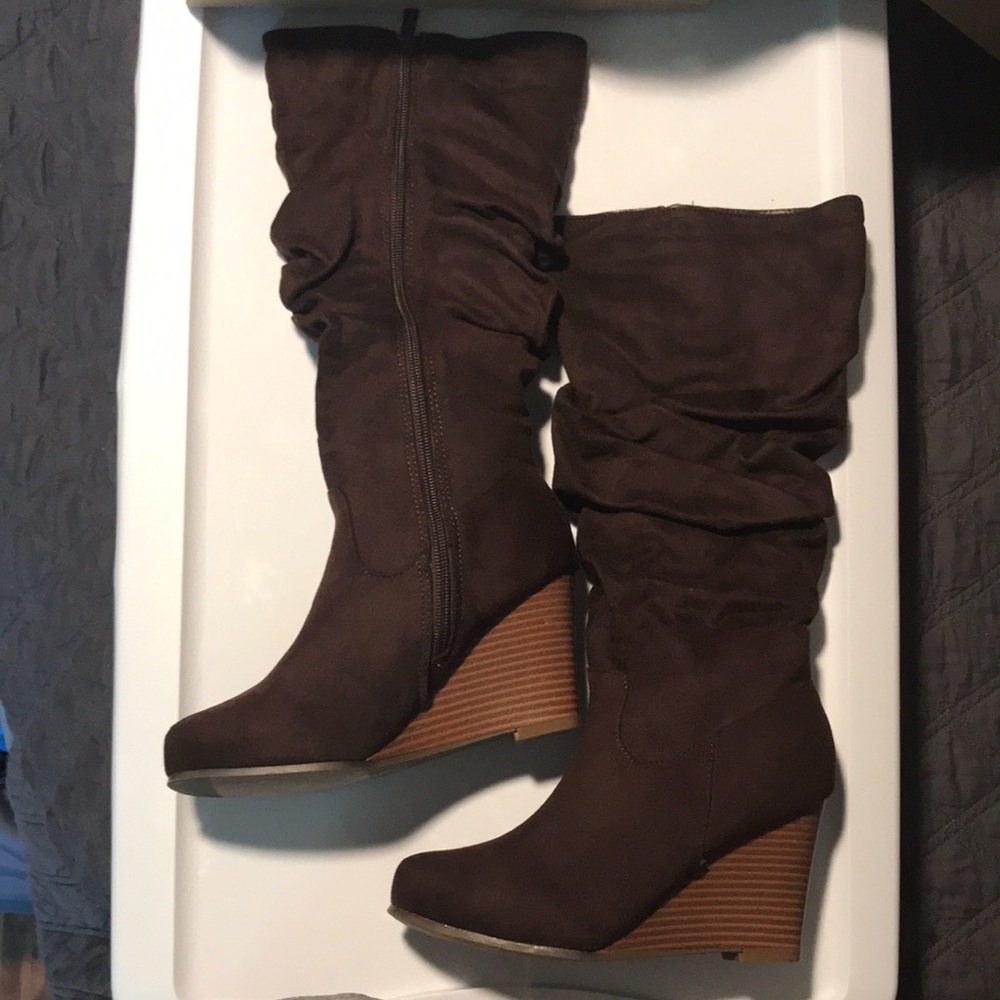 Journee Collection Wedge Heel Boots